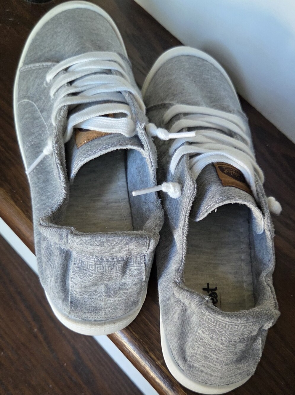 farwest No Tie Sneakers Size 10